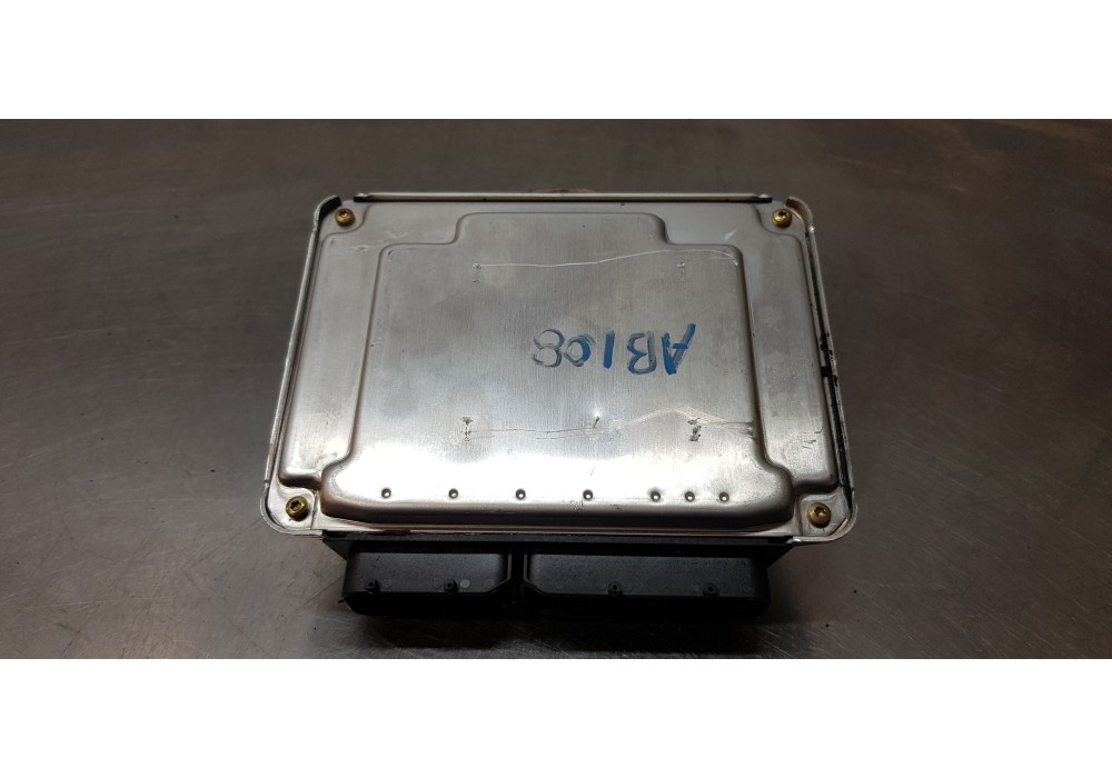 Recambio de centralita motor uce para audi a4 avant (8e) 1.9 tdi (96kw) referencia OEM IAM 038906019JQ  