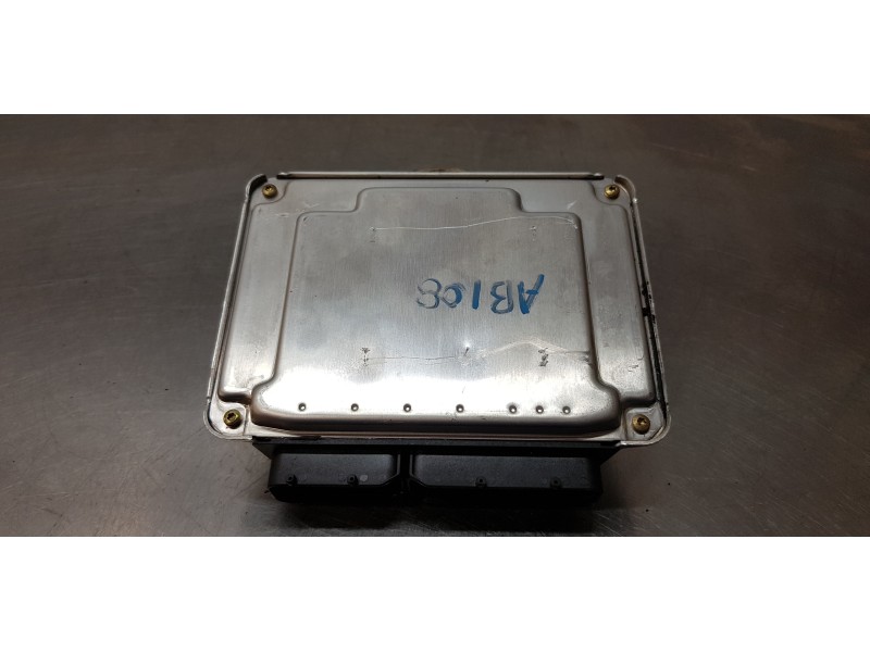 Recambio de centralita motor uce para audi a4 avant (8e) 1.9 tdi (96kw) referencia OEM IAM 038906019JQ  