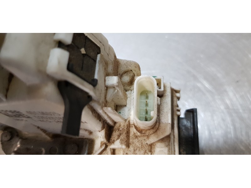 Recambio de cerradura puerta trasera izquierda para fiat 500 x (334) pop star referencia OEM IAM 52028385  