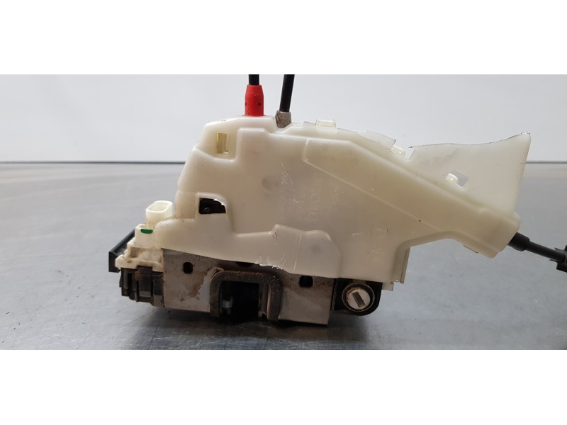 Recambio de cerradura puerta trasera izquierda para fiat 500 x (334) pop star referencia OEM IAM 52028385  