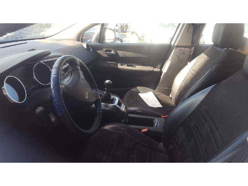 peugeot 5008 del año 2015