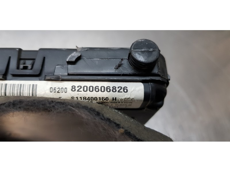 Recambio de modulo electronico para renault megane ii berlina 3p authentique referencia OEM IAM 8200606826  