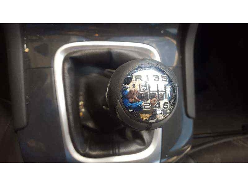 peugeot 5008 del año 2015