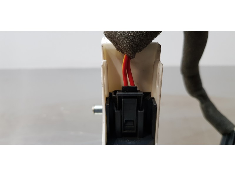 Recambio de motor elevalunas delantero derecho para skoda superb combi (3t5) active referencia OEM IAM 8K0959802A   Recambio de motor elevalunas delantero derecho para skoda superb combi (3t5) active referencia OEM IAM 8K0959802A