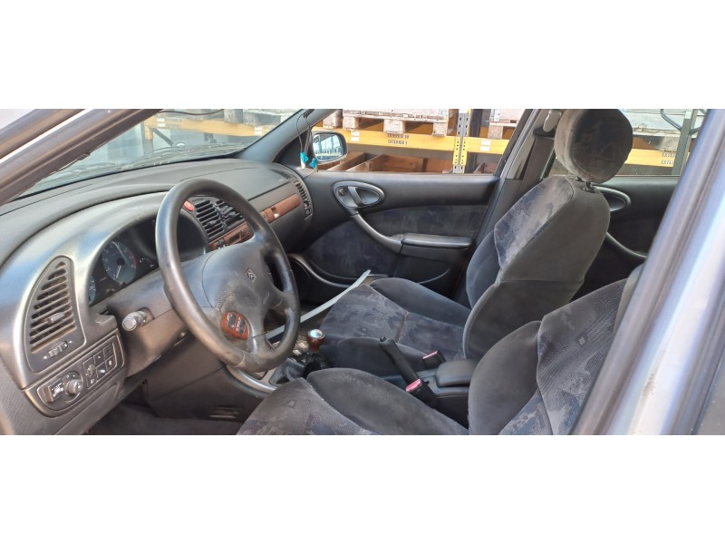 citroen xsara berlina del año 2000