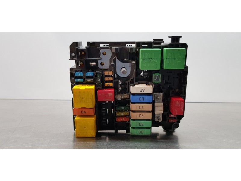 Recambio de caja reles / fusibles para citroen c4 cactus feel referencia OEM IAM 9804848480   Recambio de caja reles / fusibles para citroen c4 cactus feel referencia OEM IAM 9804848480