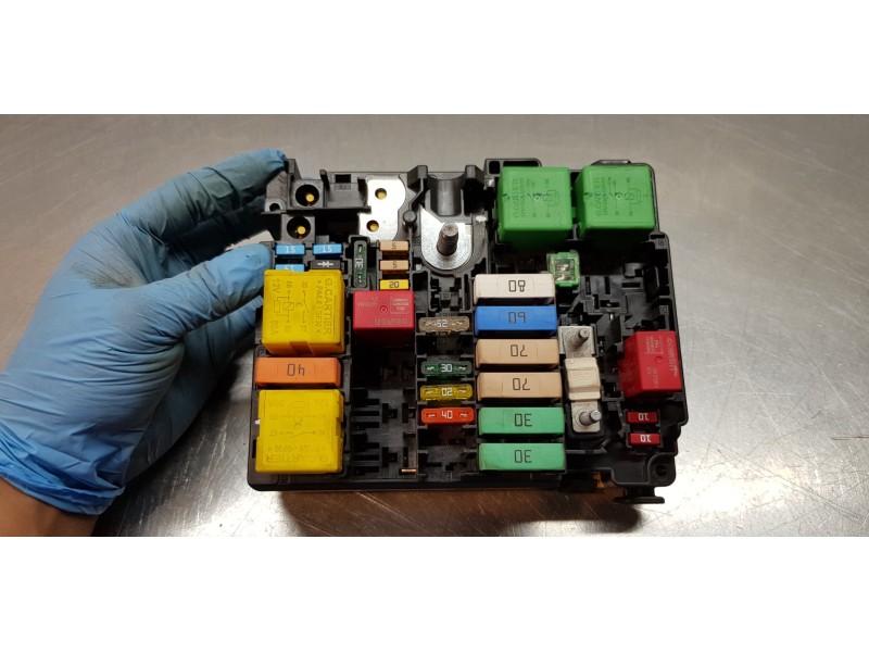 Recambio de caja reles / fusibles para citroen c4 cactus feel referencia OEM IAM 9804848480   Recambio de caja reles / fusibles para citroen c4 cactus feel referencia OEM IAM 9804848480