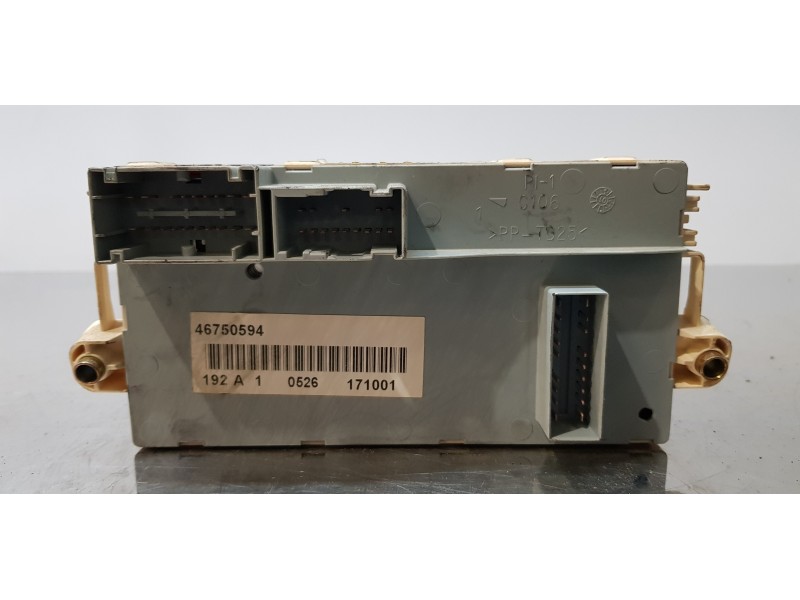 Recambio de caja reles / fusibles para fiat stilo (192) 1.6 16v active referencia OEM IAM 46750594   Recambio de caja reles / fusibles para fiat stilo (192) 1.6 16v active referencia OEM IAM 46750594