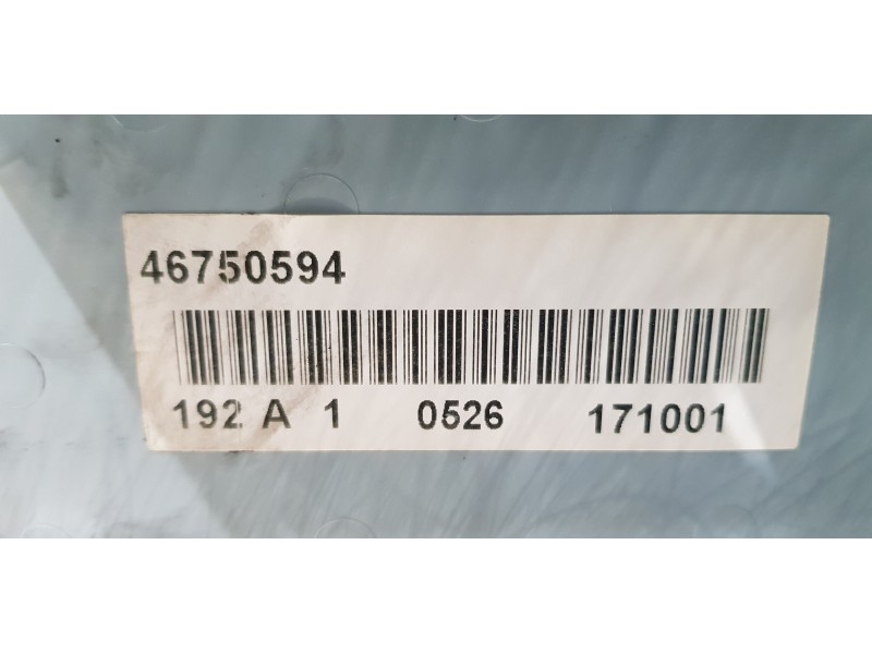 Recambio de caja reles / fusibles para fiat stilo (192) 1.6 16v active referencia OEM IAM 46750594   Recambio de caja reles / fusibles para fiat stilo (192) 1.6 16v active referencia OEM IAM 46750594