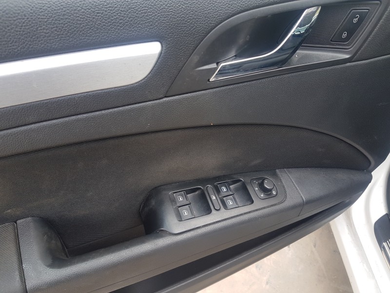 skoda superb combi (3t5) del año 2014