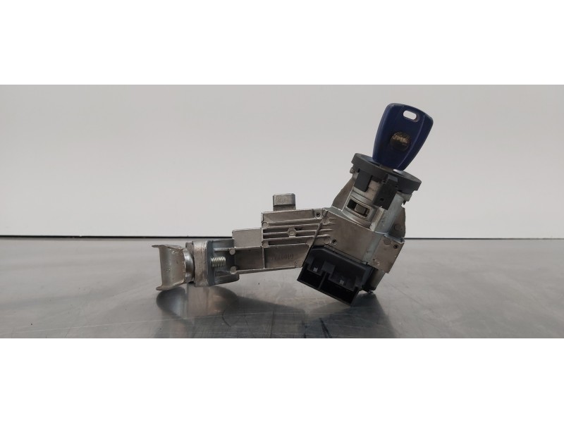 Recambio de antirrobo para iveco daily pr einzelkabine 35 s... radstand 3000 referencia OEM IAM 5801364057   Recambio de antirrobo para iveco daily pr einzelkabine 35 s... radstand 3000 referencia OEM IAM 5801364057