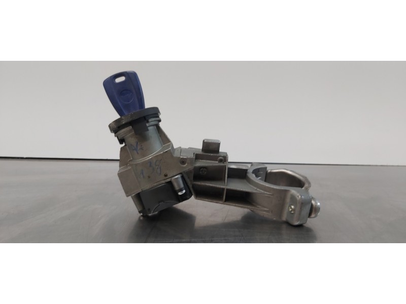 Recambio de antirrobo para iveco daily pr einzelkabine 35 s... radstand 3000 referencia OEM IAM 5801364057   Recambio de antirrobo para iveco daily pr einzelkabine 35 s... radstand 3000 referencia OEM IAM 5801364057