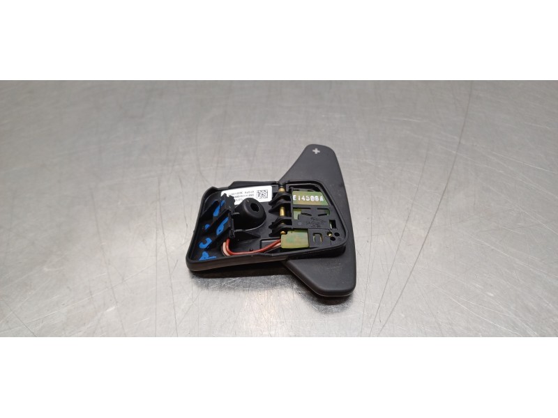 Recambio de volante para land rover discovery sport pure referencia OEM IAM LR028874 BJ327L074BA 