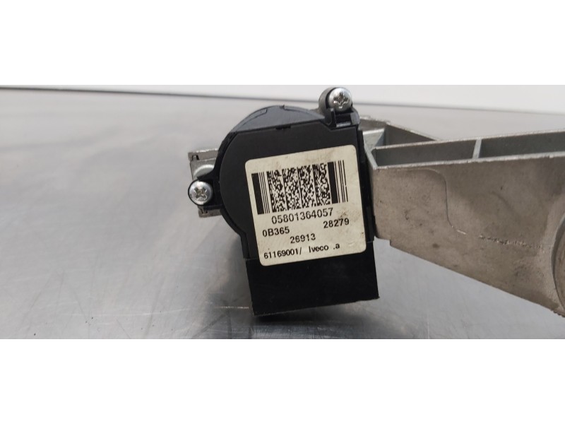 Recambio de antirrobo para iveco daily pr einzelkabine 35 s... radstand 3000 referencia OEM IAM 5801364057   Recambio de antirrobo para iveco daily pr einzelkabine 35 s... radstand 3000 referencia OEM IAM 5801364057