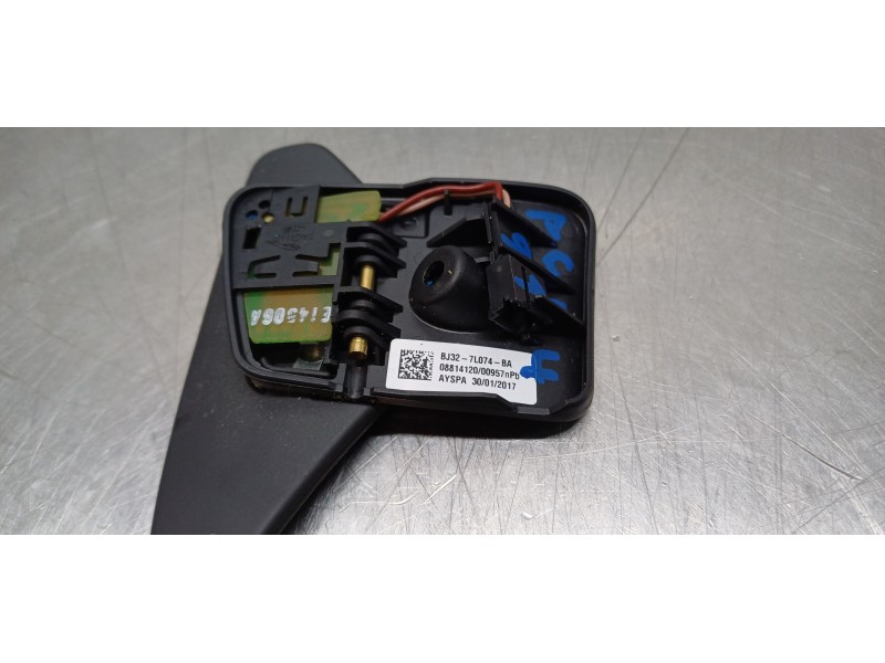 Recambio de volante para land rover discovery sport pure referencia OEM IAM LR028874 BJ327L074BA 