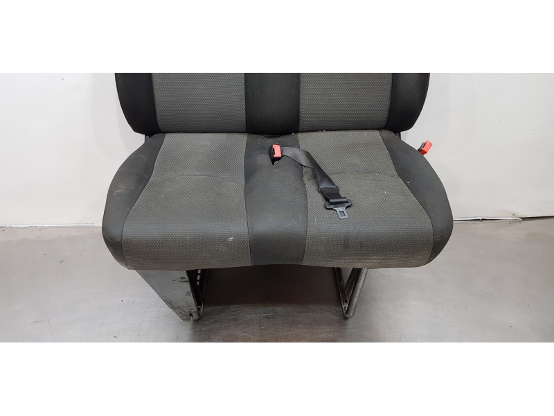 Recambio de asiento delantero derecho para iveco daily pr einzelkabine 35 s... radstand 3000 referencia OEM IAM 5801457006   Recambio de asiento delantero derecho para iveco daily pr einzelkabine 35 s... radstand 3000 referencia OEM IAM 5801457006