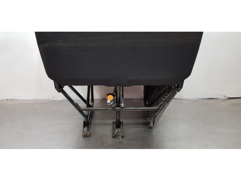 Recambio de asiento delantero derecho para iveco daily pr einzelkabine 35 s... radstand 3000 referencia OEM IAM 5801457006   Recambio de asiento delantero derecho para iveco daily pr einzelkabine 35 s... radstand 3000 referencia OEM IAM 5801457006