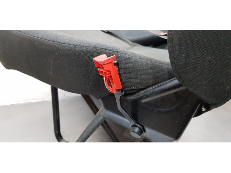Recambio de asiento delantero derecho para iveco daily pr einzelkabine 35 s... radstand 3000 referencia OEM IAM 5801457006   Recambio de asiento delantero derecho para iveco daily pr einzelkabine 35 s... radstand 3000 referencia OEM IAM 5801457006
