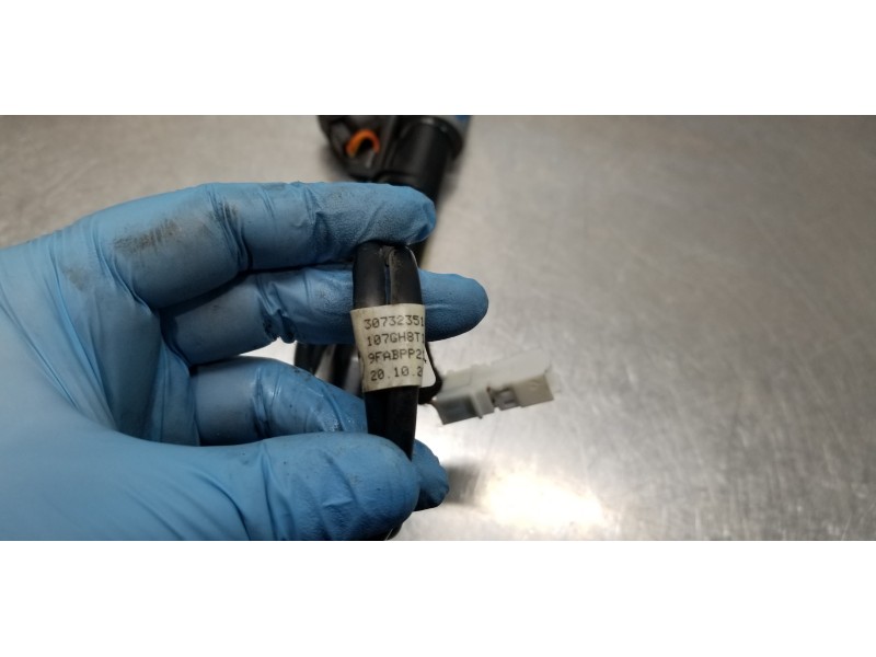 Recambio de enganche del cinturon delantero der para bmw x3 (f25) xdrive 20d referencia OEM IAM 72117256646  