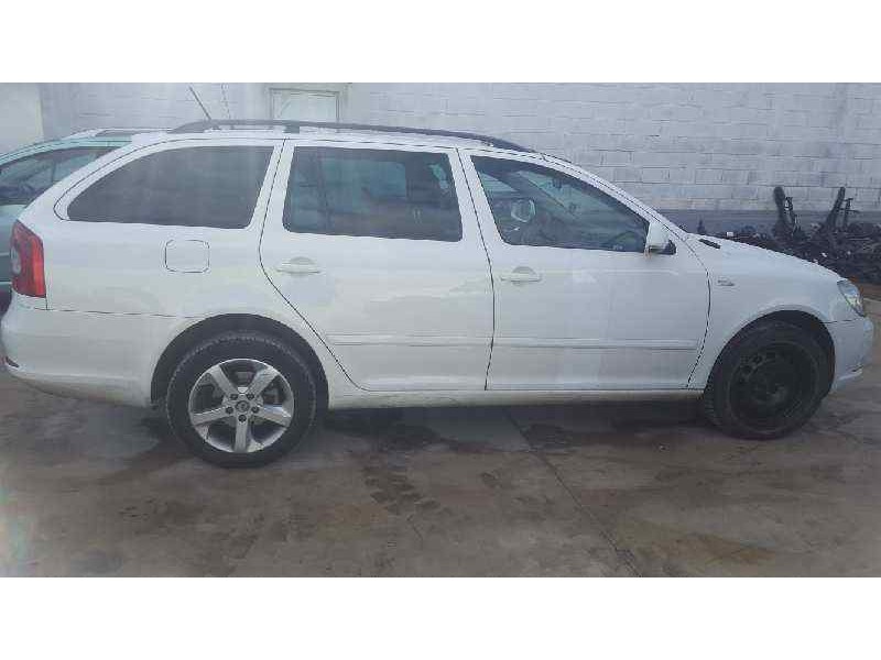 skoda octavia combi (1z5) del año 2013