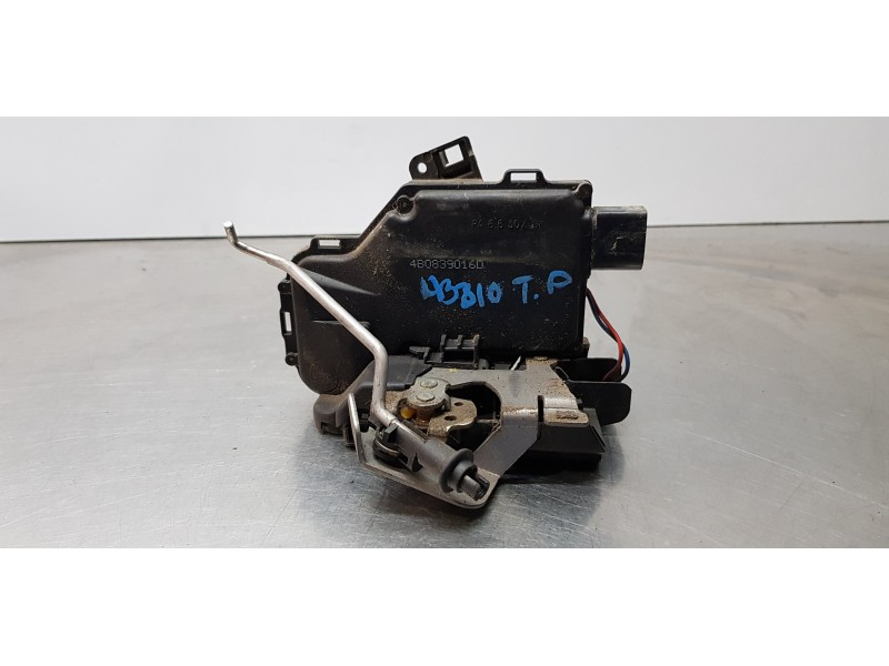 Recambio de cerradura puerta trasera derecha para audi a4 berlina (8e) 1.8 t referencia OEM IAM 4B0839016D  