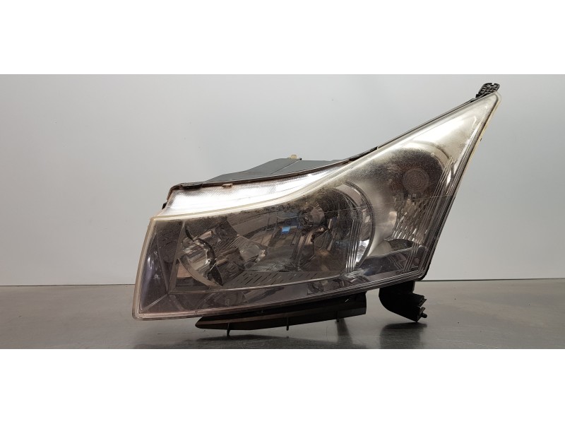 Recambio de faro izquierdo para chevrolet cruze lt referencia OEM IAM 42371137  