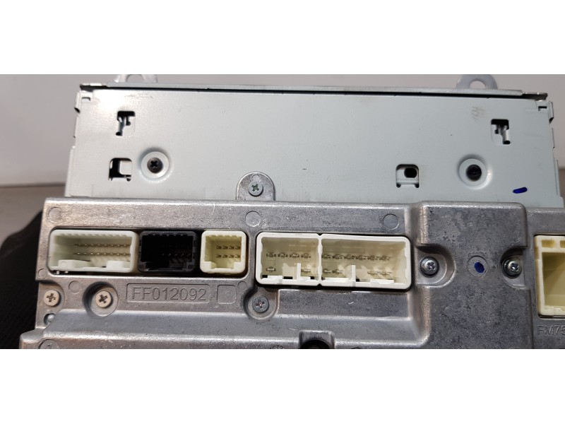 Recambio de sistema audio / radio cd para toyota avensis (t27) executive referencia OEM IAM 8612005150  