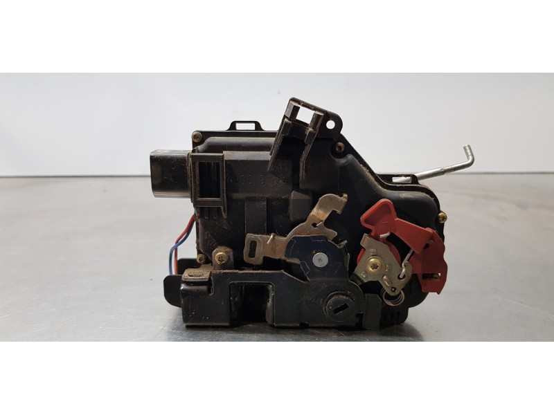 Recambio de cerradura puerta trasera derecha para audi a4 berlina (8e) 1.8 t referencia OEM IAM 4B0839016D  