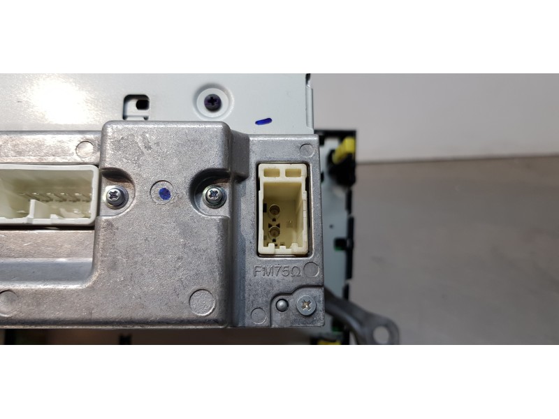 Recambio de sistema audio / radio cd para toyota avensis (t27) executive referencia OEM IAM 8612005150  