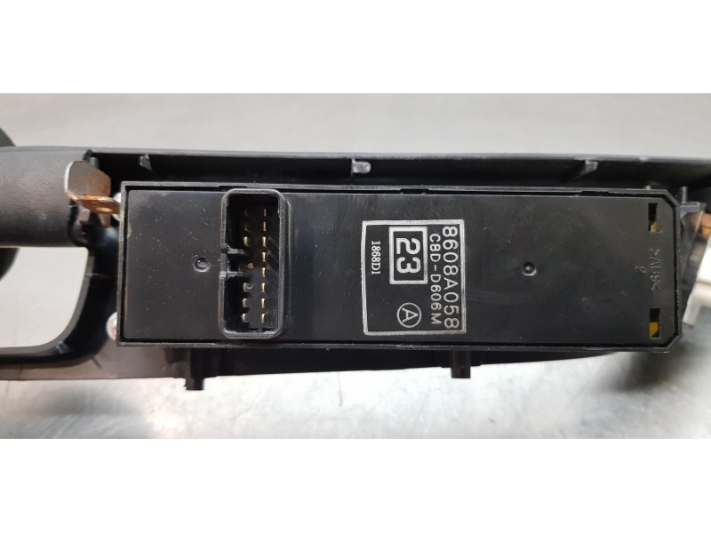 Recambio de mando elevalunas delantero izquierdo para mitsubishi lancer berlina (cy0) instyle referencia OEM IAM 8608A058  
