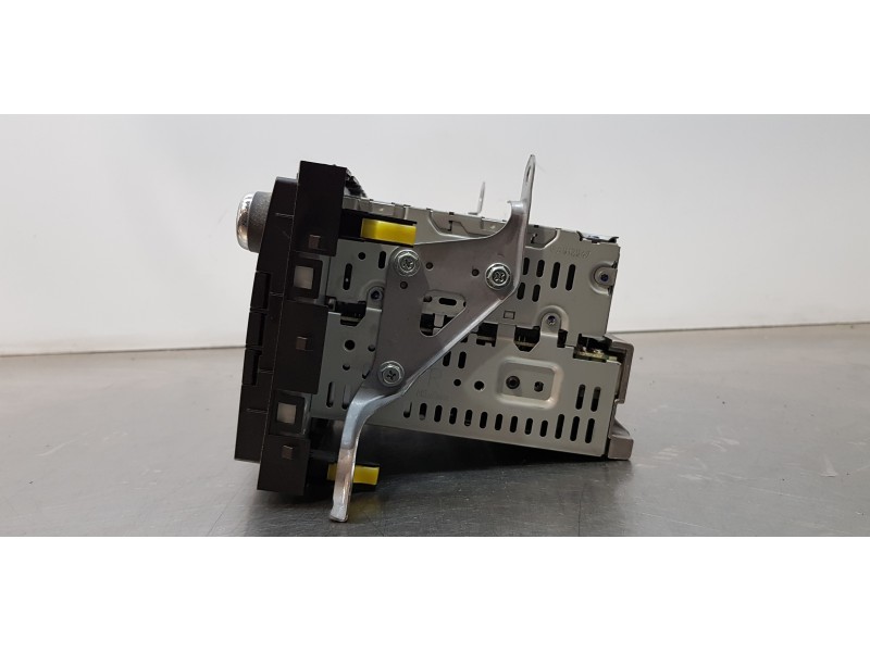 Recambio de sistema audio / radio cd para toyota avensis (t27) executive referencia OEM IAM 8612005150  