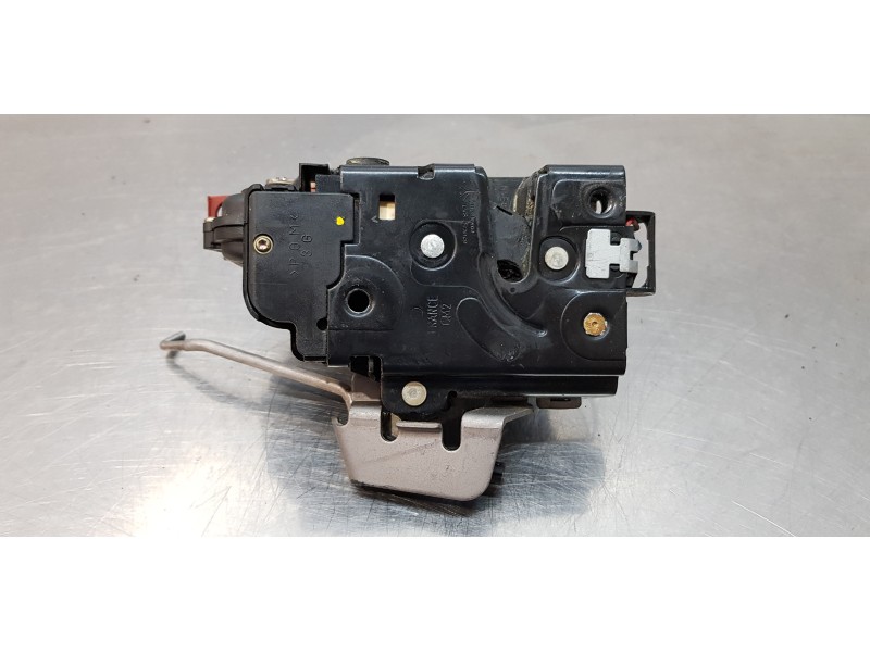 Recambio de cerradura puerta trasera izquierda para audi a4 berlina (8e) 1.8 t referencia OEM IAM 4B0839015D  