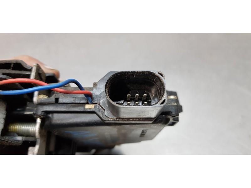 Recambio de cerradura puerta trasera izquierda para audi a4 berlina (8e) 1.8 t referencia OEM IAM 4B0839015D  