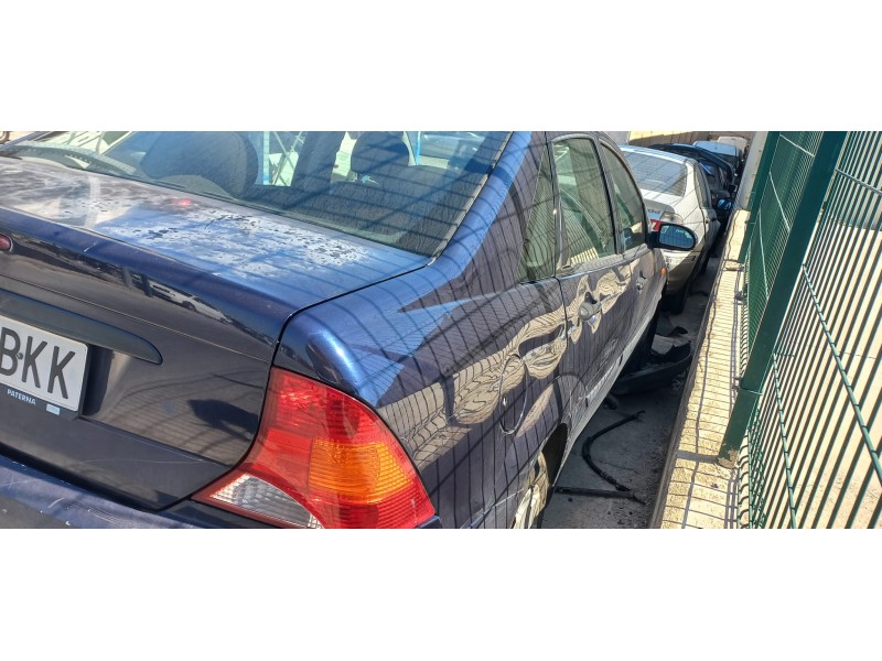 ford focus berlina (cak) del año 2001