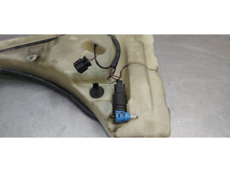 Recambio de deposito limpia para porsche cayenne (typ 9pa) s referencia OEM IAM 7L0955453D  