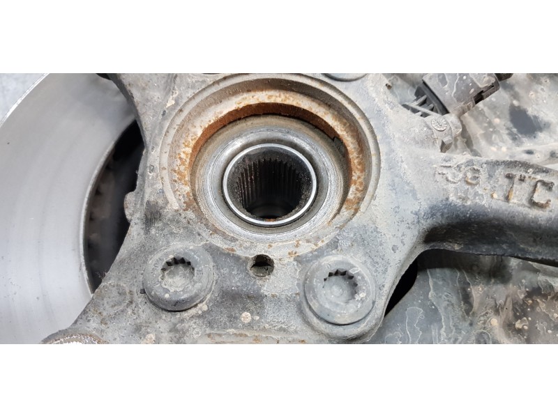 Recambio de mangueta delantera derecha para volkswagen caddy furgón/kombi furgón bmt referencia OEM IAM    Recambio de mangueta delantera derecha para volkswagen caddy furgón/kombi furgón bmt referencia OEM IAM