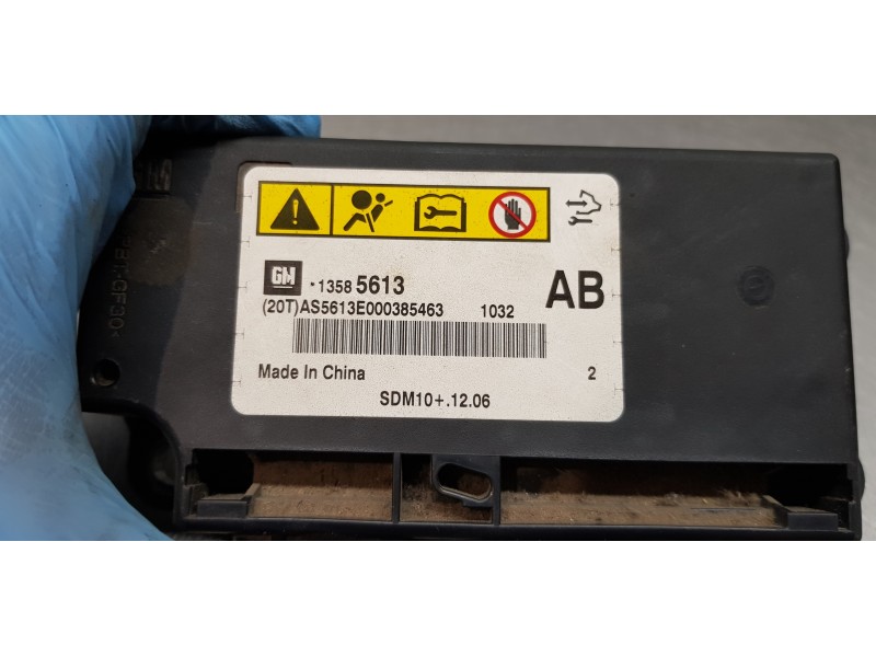 Recambio de centralita airbag para chevrolet cruze lt referencia OEM IAM 13585613  