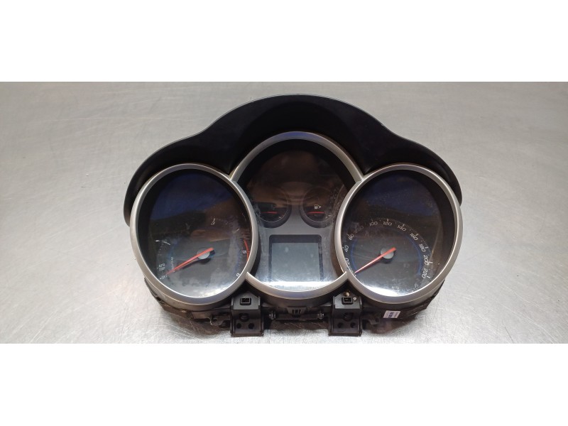 Recambio de cuadro instrumentos para chevrolet cruze lt referencia OEM IAM 95079987  