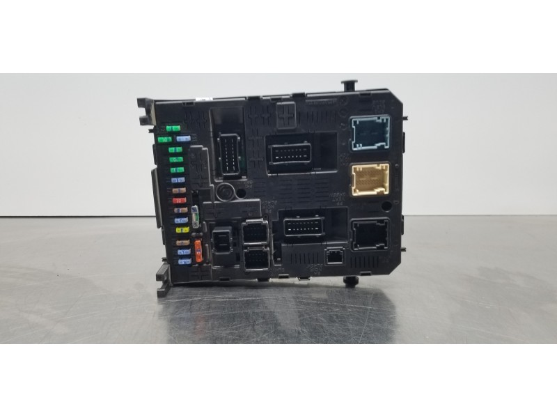 Recambio de caja reles / fusibles para peugeot 308 sw confort referencia OEM IAM 9666895680 281197595  Recambio de caja reles / fusibles para peugeot 308 sw confort referencia OEM IAM 9666895680 281197595