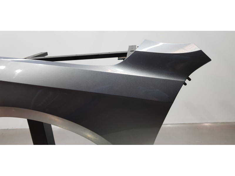 Recambio de aleta delantera izquierda para volkswagen passat lim. (362) referencia OEM IAM 561821021  