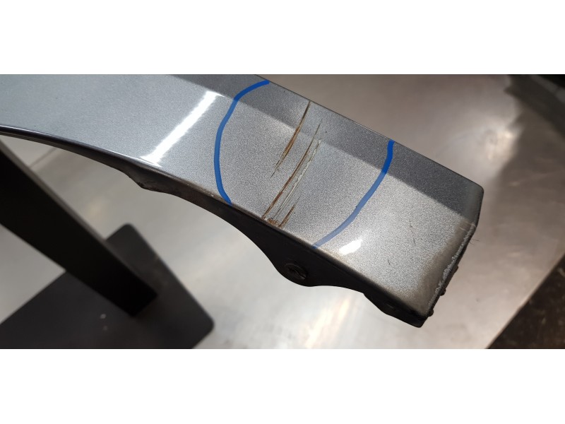 Recambio de aleta delantera izquierda para volkswagen passat lim. (362) referencia OEM IAM 561821021  