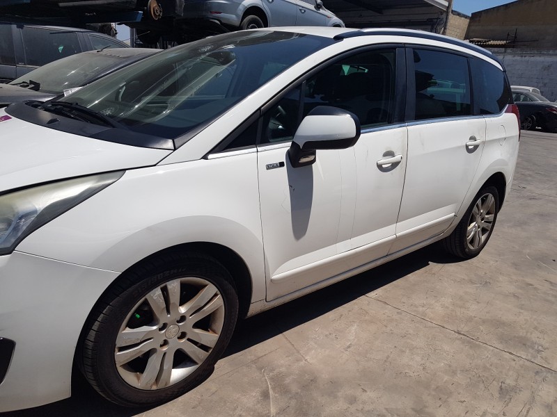 peugeot 5008 del año 2015