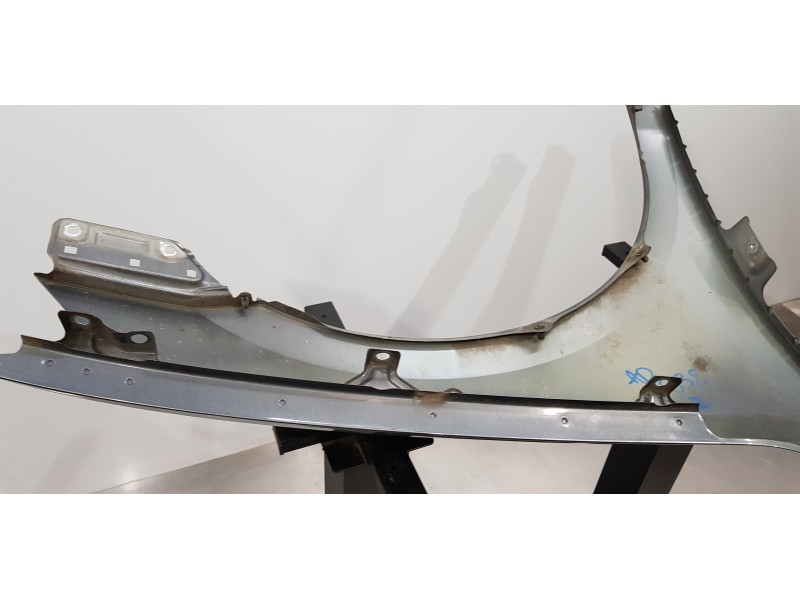 Recambio de aleta delantera izquierda para volkswagen passat lim. (362) referencia OEM IAM 561821021  