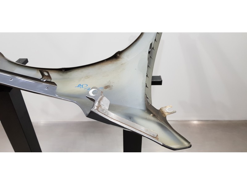 Recambio de aleta delantera izquierda para volkswagen passat lim. (362) referencia OEM IAM 561821021  