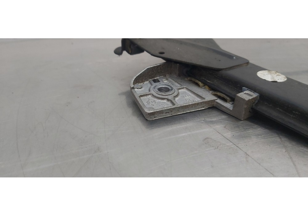 Recambio de elevalunas delantero izquierdo para mercedes clase clk (w209) coupe 270 cdi (209.316) referencia OEM IAM A2097200746 Recambio de elevalunas delantero izquierdo para mercedes clase clk (w209) coupe 270 cdi (209.316) referencia OEM IAM A2097200746