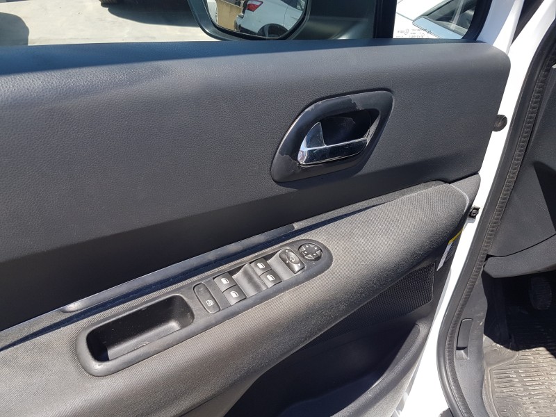 peugeot 5008 del año 2015