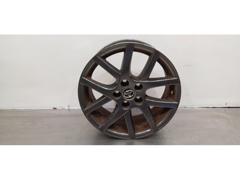 Recambio de llanta para toyota verso comfort referencia OEM IAM 426110F170  