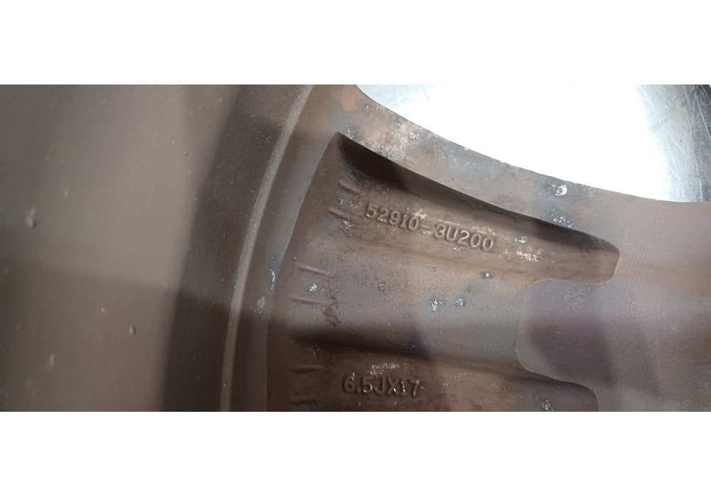 Recambio de llanta para kia sportage emotion 4x2 referencia OEM IAM 529103U200  