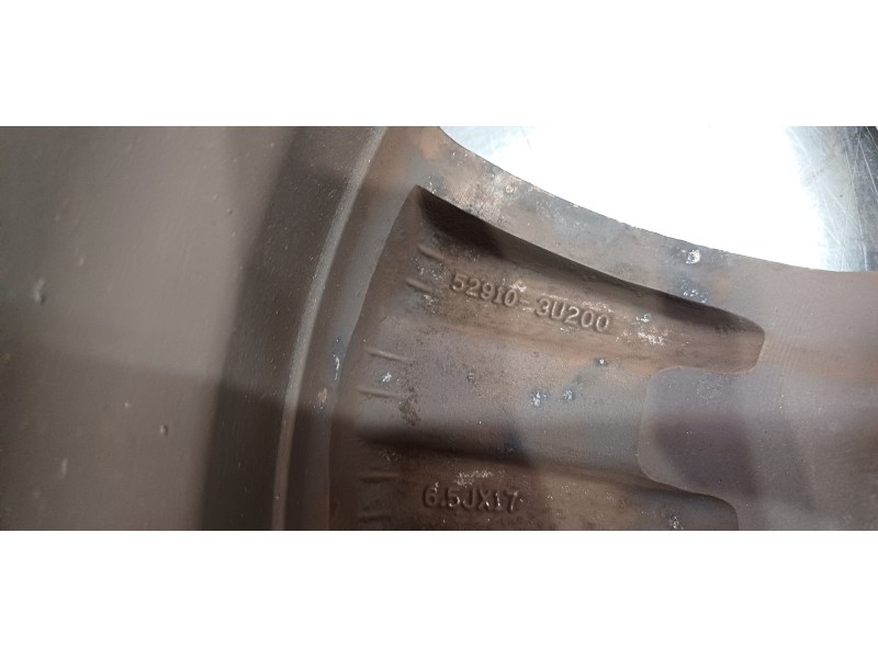 Recambio de llanta para kia sportage emotion 4x2 referencia OEM IAM 529103U200  