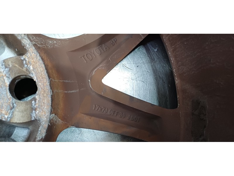 Recambio de llanta para toyota verso comfort referencia OEM IAM 426110F170  